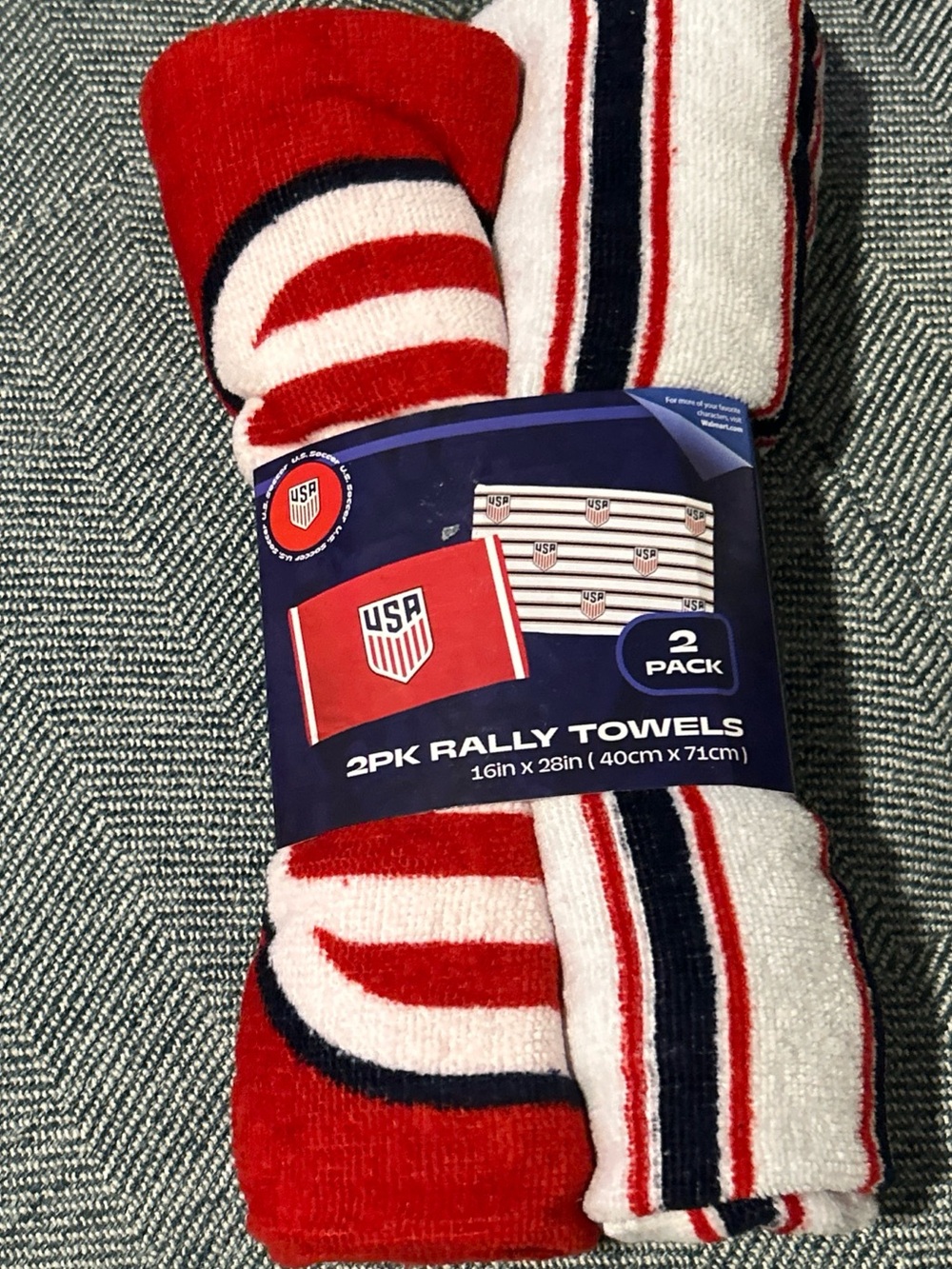 USA Rally Towel 2pk White and Red, World Cup Stadium Fan Gear, 16"x 28"- New
